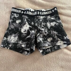 Under Armour Women's Dynamic Black and White Athletic Shorts